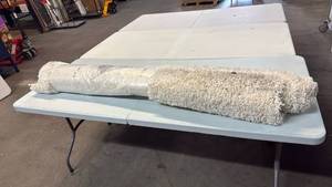 lot 8061 image: Threshold 5x7 Cream Eyelash Shag Area Rug