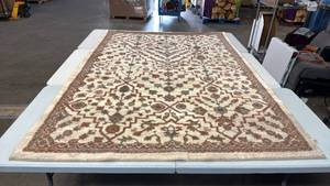 lot 8063 image: Threshold 5x7 Persian Style Area Rug with Floral Medallion Pattern