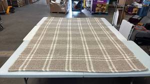 lot 8064 image: Threshold Brand 5x7 Woven Area Rug with Grid Pattern - Beige