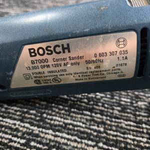 Bosch B7000 Corner Sander with Triangular Sanding Pad