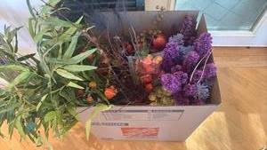 lot 15 image: Mixed Fall Floral Arrangements w Purple Flowers and Foliage RETAIL $25