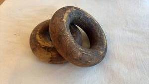 lot 31 image: RUSTIC WOOD RING DECOR PIECE Hand-Carved Style Accent - Retail $18