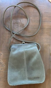 lot 46 image: Fossil Green Leather Crossbody Bag with Metal Frame Closure - Retail $25