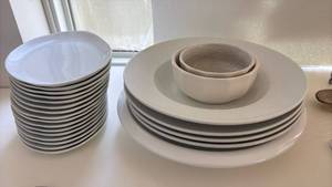 lot 60401 image: White Ceramic Dinnerware Set with Plates and Bowls - Retail $45