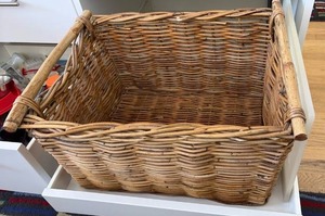 lot 60408 image: Large Wicker Storage Basket with Handles - Retail $25