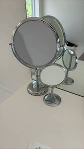 lot 60420 image: Chrome Magnifying Makeup Mirror Set with Stand - Retail $25