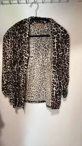 lot 60486 image: Ellen Tracy Leopard Print Open Front Cardigan - Retail $15