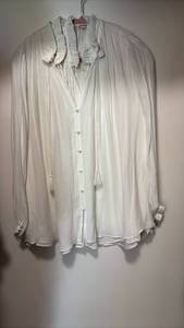 lot 60487 image: Forever 21 White Ruffled Collar Button-Up Blouse - Retail $15