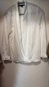 lot 60502 image: Harve Benard White Open Front Blazer Size M - Retail $15