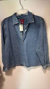 lot 60506 image: Limited Jeans Denim Button-Up Shirt Size Large - Retail $15
