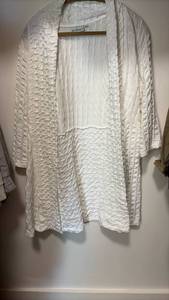 lot 60510 image: APL Designs White Textured Cardigan - Retail $15
