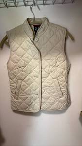 lot 60511 image: GAP Womens Quilted Puffer Vest Size XS - Retail $15
