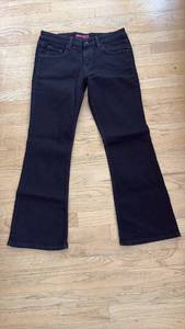 lot 60514 image: Levis Womens Black Denim Jeans Size 9 Short - Retail $15