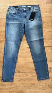 lot 60517 image: Kensie Womens Blue Skinny Jeans Size 1030 - Retail $25
