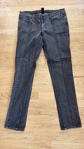 lot 60521 image: Ellemeno Gray Denim Jeans - Retail $15