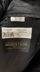 lot 60529 image: CALW Nordstrom Gallery Black Wool Coat - Retail $85