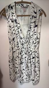 lot 60536 image: Forever 21 Abstract Print Sleeveless Wrap Dress Size Large - Retail $8