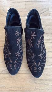 lot 60553 image: Black Suede Floral Embroidered Slip-On Loafers size 6 - Retail $25