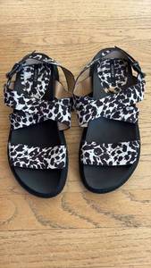 lot 60554 image: Black and White Cow Print Strappy Sandals size 6 - Retail $25