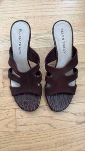 lot 60557 image: Ellen Tracy Brown Leather Cut-Out Slide Sandals size 6 - Retail $25
