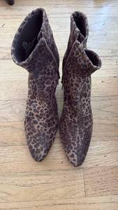 lot 60559 image: Brown Leopard Print Ankle Boots with Side Zip size 6.5 - Retail $25