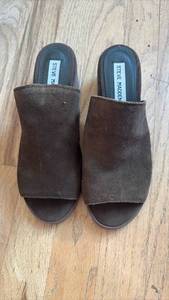 lot 60580 image: Steve Madden Brown Suede Platform Slide Sandals - Retail $25