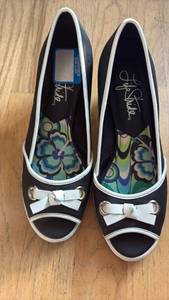 lot 60581 image: Womens Black Canvas Peep Toe Flats with White Bow Detail size  6 - Retail $15