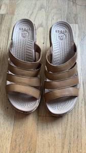 lot 60582 image: Crocs Womens Strappy Slide Sandals Brown size 6  - Retail $25