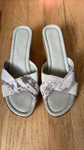 lot 60586 image: Womens Snake Print Cross Strap Slide Sandals size 6 - Retail $15
