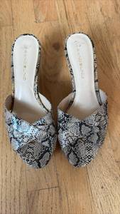 lot 60587 image: Bandolino Snake Print Platform Sandals size 6.5 - Retail $25