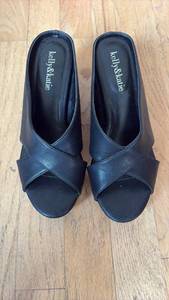 lot 60588 image: Kelly & Katie Black Leather Slide Sandals size 6 - Retail $15