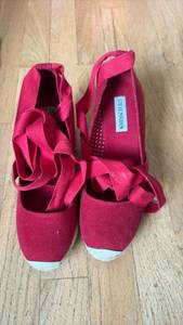 lot 60589 image: Steve Madden Red Canvas Espadrille Wedge Sandals with Ribbon Ties size 6.5 - Retail $25