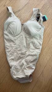 lot 60601 image: Wacoal Full Coverage Bodysuit Shapewear - Retail $45