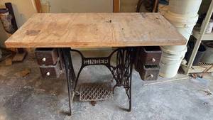 lot 52078 image: Singer Sewing Machine Table with Wood Top and Drawers - Retail $150