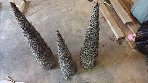 lot 52088 image: Decorative Cone Tree Holiday Natural Forms - Retail $15