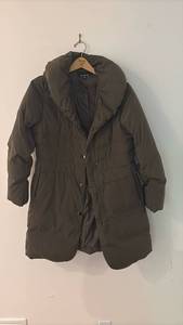 lot 52100 image: Jones New York Womens Olive Green Puffer Coat Size M - Retail $45