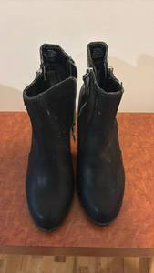 lot 52109 image: Vera Wang Black Leather Ankle Boots with Side Zipper size 6.5 - Retail $55