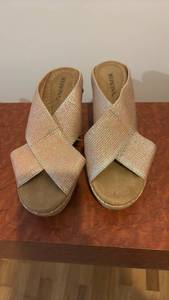 lot 52112 image: Merona Gold Metallic Crossover Platform Sandals - Retail $15