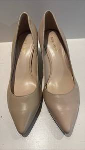lot 52113 image: Nine West Nude Leather Pointed Toe Pumps size 6.5 - Retail $25