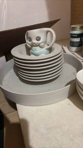 lot 52190 image: Set of Pottery Plates & Bowls - Retail $15