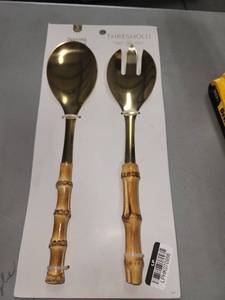 lot 17830 image: Threshold Gold Salad Serving Spoon and Fork Set with Bamboo Handles - Retail $21