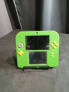 lot 3468 image: Nintendo 2DS Green Handheld Gaming Console