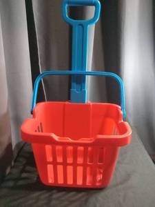 lot 3470 image: Melissa & Doug Shopping Cart with Trolley Handle