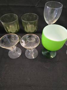 lot 3175 image: Mixed Glassware Set with Cocktail Glasses