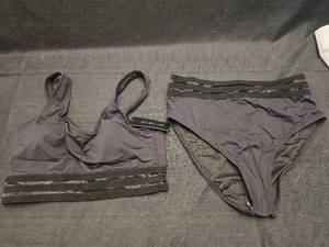 lot 3194 image: Tempt Me Womens Two-Piece Swimsuit Set