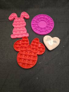 lot 3196 image: Pop Fidget Toys Bundle with Bath Bomb