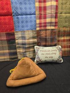 lot 3198 image: Decorative Plaid Patchwork Throw Set with Accent Pillows
