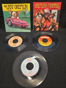 lot 4221 image: Gremlins Story Books with 45 RPM Records Set