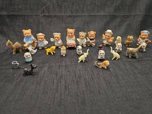 lot 4222 image: Mixed Lot of Small Bear and Animal Figurines