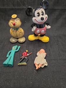 lot 4228 image: Mixed Collectible Toy Figure Lot